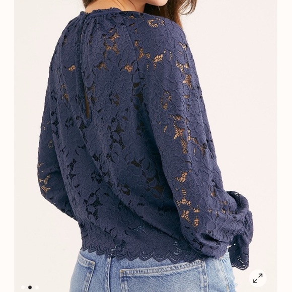 ❤️Free People Olivia Lace Tee Shirt in Blue XS - Picture 3 of 11